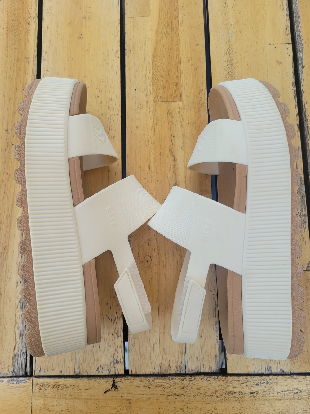 Reef Women’s White Vista Higher Platforms - Picture 5 of 5